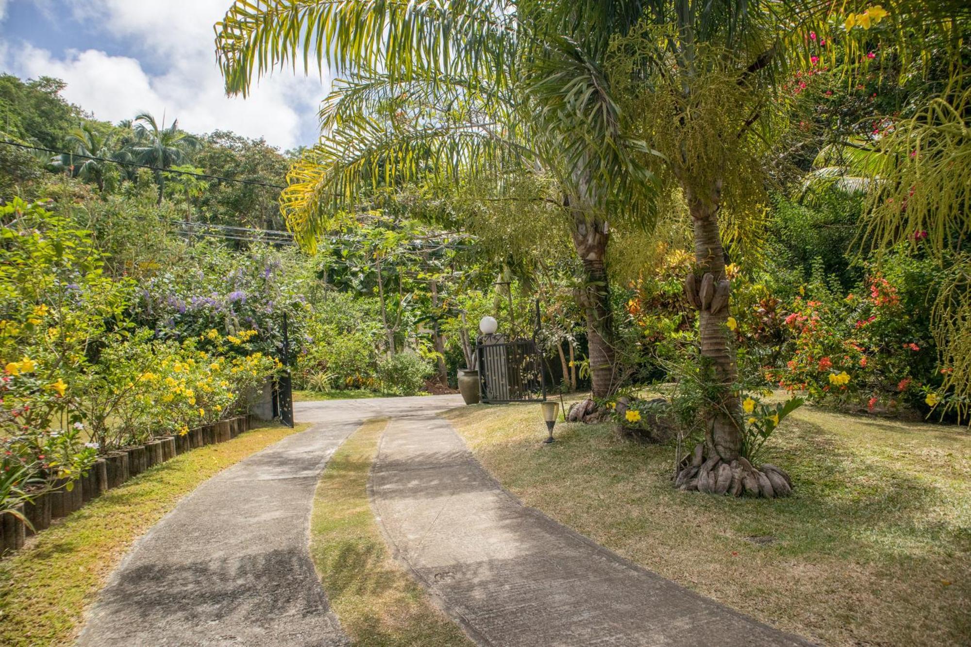 Domaine Desaubin Luxury Villas Takamaka Exterior photo