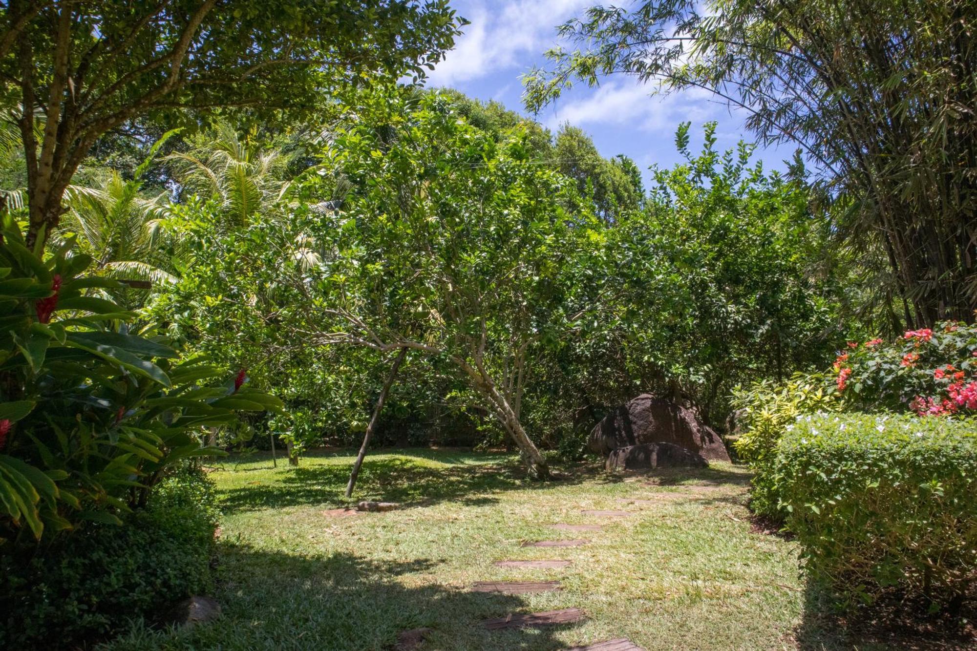 Domaine Desaubin Luxury Villas Takamaka Exterior photo